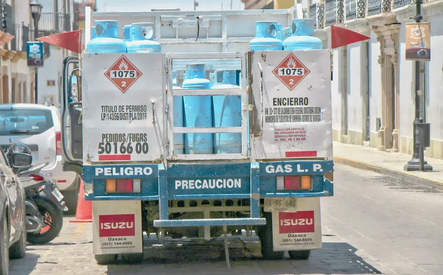 Camión repartidor de gas