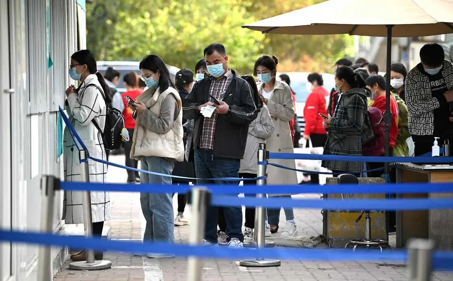 Las autoridades prefieren no arriesgarse e impusieron a decenas de miles de personas en Pekín medidas de confinamiento.