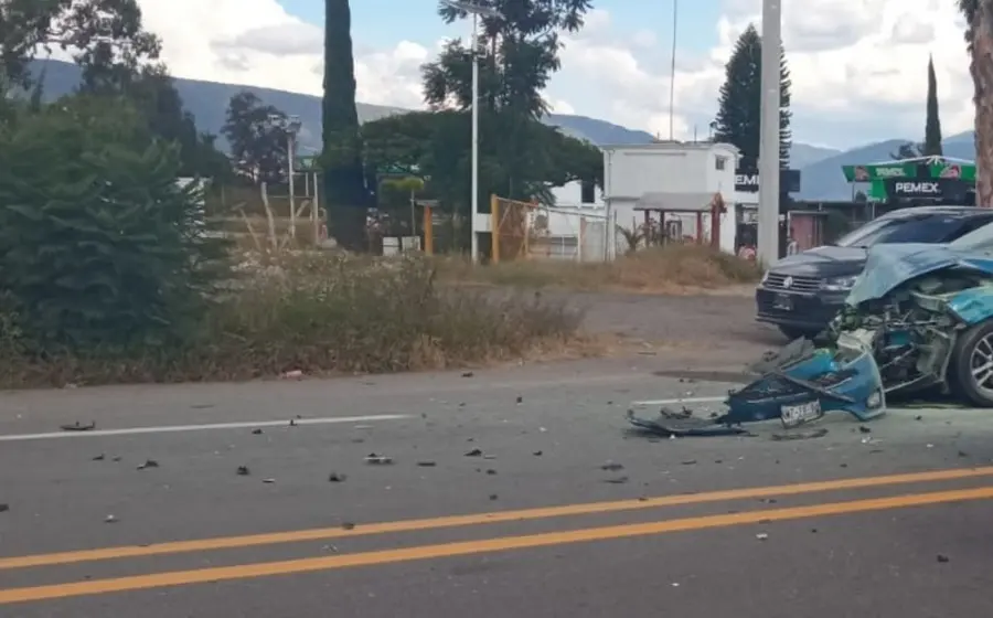 Choque carretera en Mitla