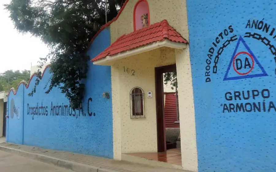 Entrada de Asociación de Drogadictos anónimos.