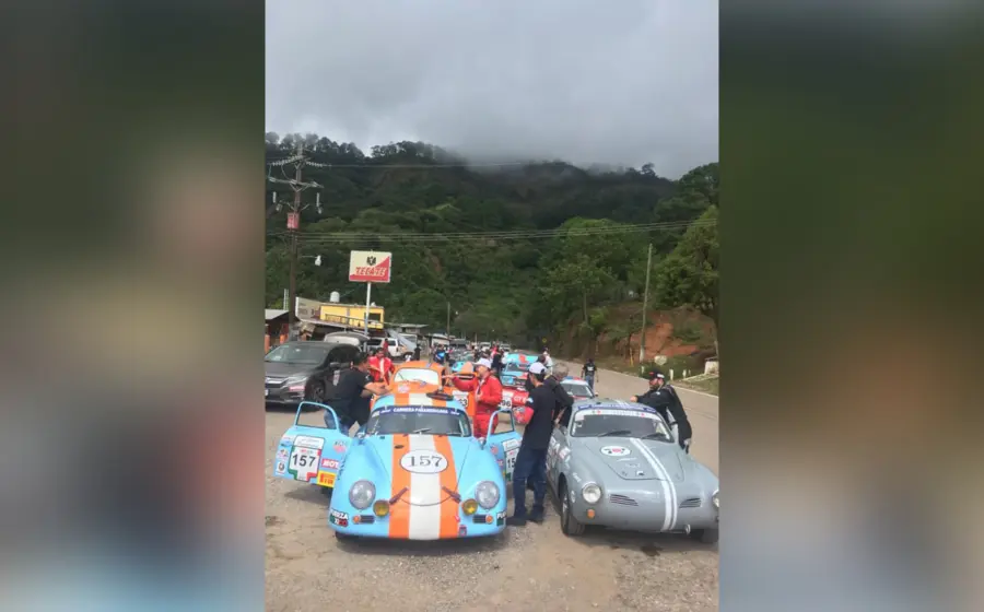 Carros en carrera panamericana