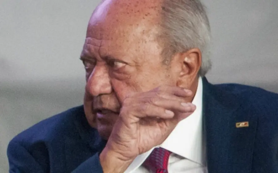 Carlos Romero Deschamps habría entregado a su hijo Alejandro 75 millones 804 mil pesos, sólo entre 2012 y 2017.