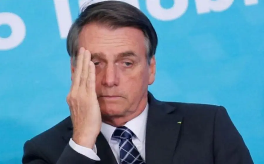 Bolsonaro refirió: "Mi esposa nunca me vio, ella cree que yo soy el más macho de los machotes".