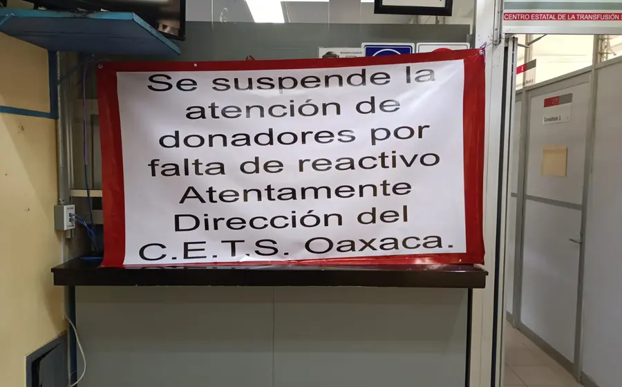 Manta de suspensión en el Centro de Transfusión en Oaxaca