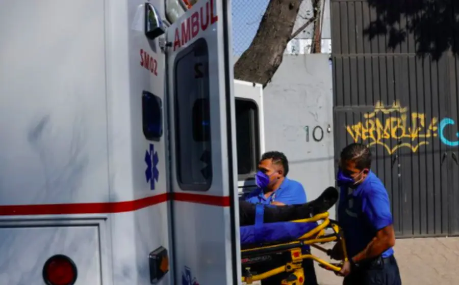 Ambulancia transportando herido