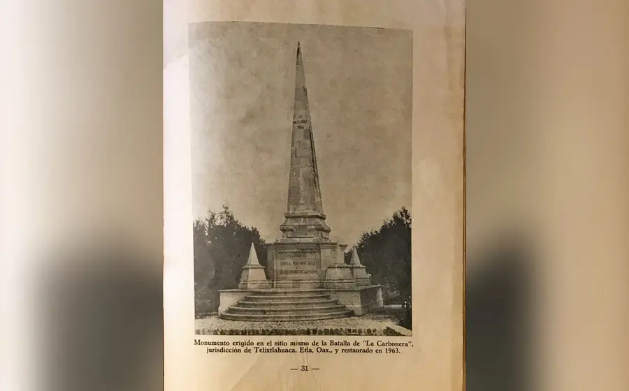 Fotografía del monumento a la batalla de la Carbonera