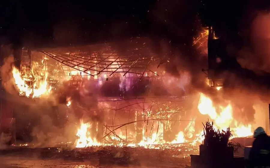 El edificio siniestrado constaba de 13 pisos y estaba habitado por un gran número de ancianos y personas con demencia y discapacidad.