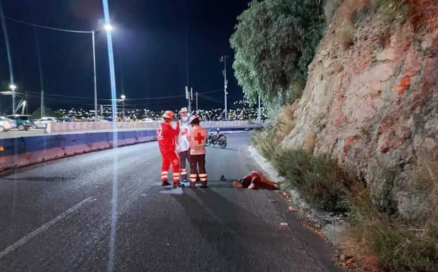 Carretera, paramédicos, cuerpo, cerro