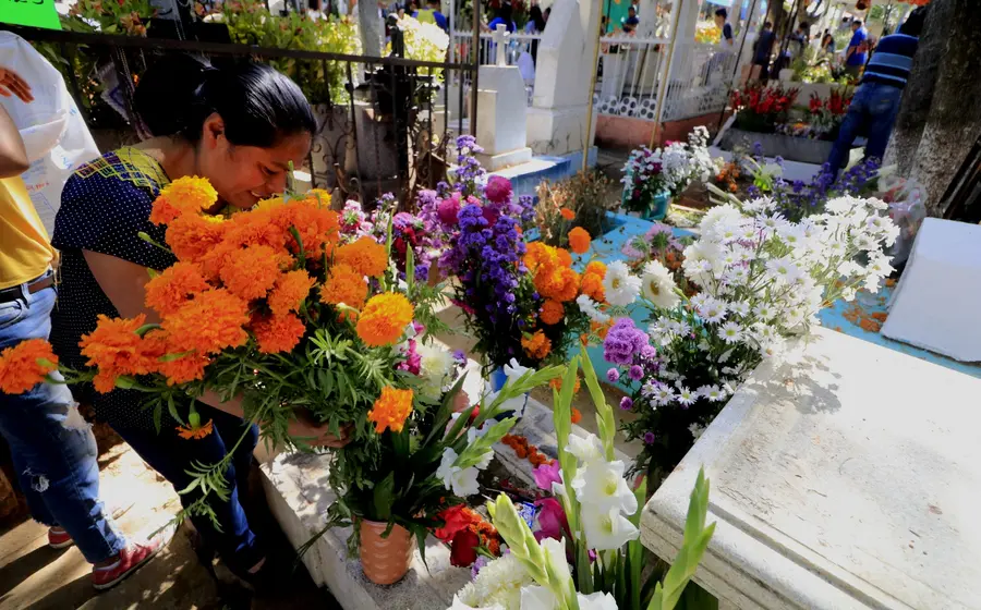 dia de muertos panteón 