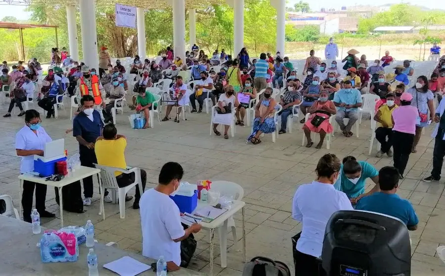 Jornada de vacunación en Pinotepa