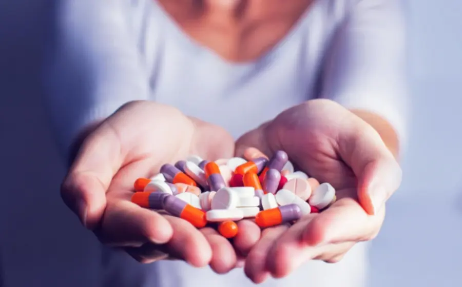Una vez superada la pandemia, las personas comenzarían a tener problemas para tratar incluso infecciones menores. 