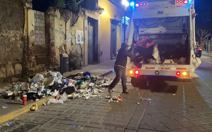 Reanudan recolección de basura en Oaxaca de Juárez