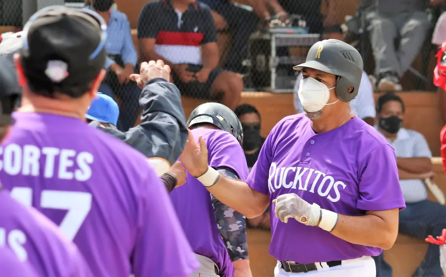 Jugadores de beisbol del equipo Rickitos