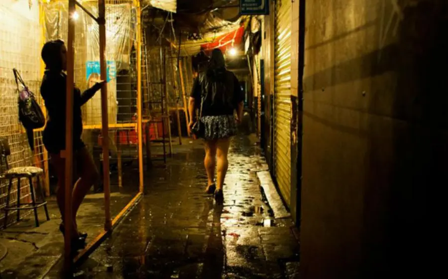 mujeres, noche, mercado