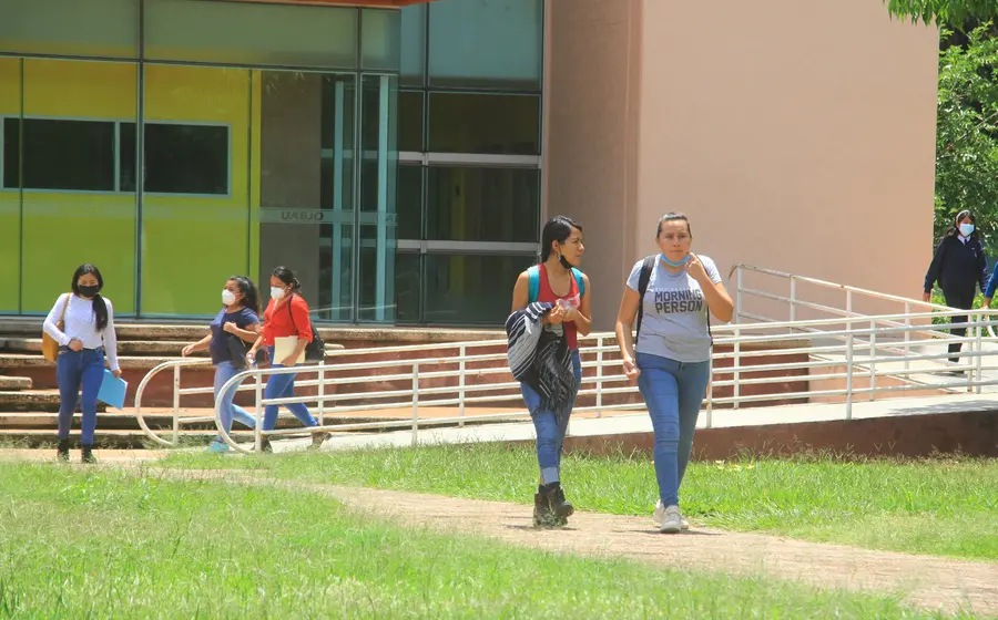 estudiantes uabjo