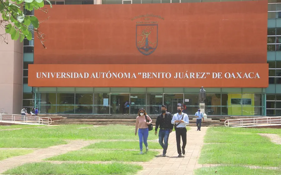 UABJO estudiantes 