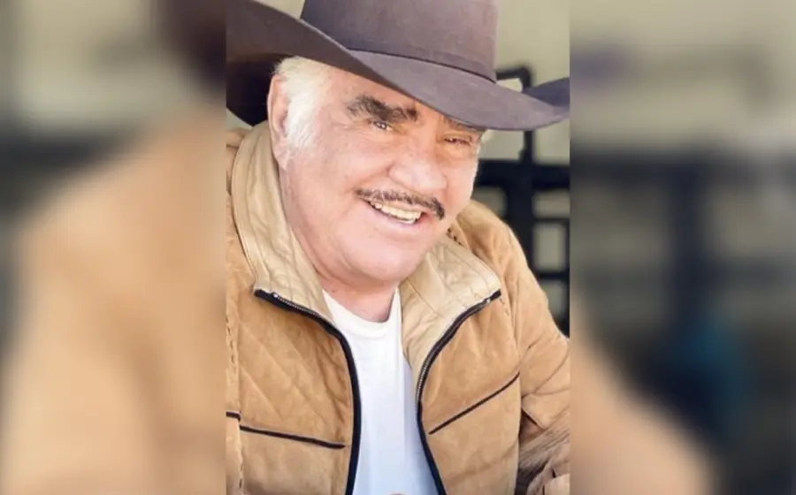 Vicente Fernandez Sonriendo