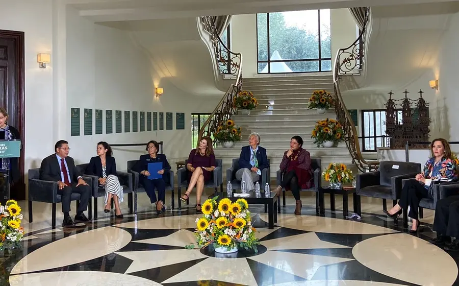La senadora Olga Sánchez Cordero recibió un reconocimiento por su labor en favor de las mujeres y su liderazgo en temas de género. Foto: Cortesía