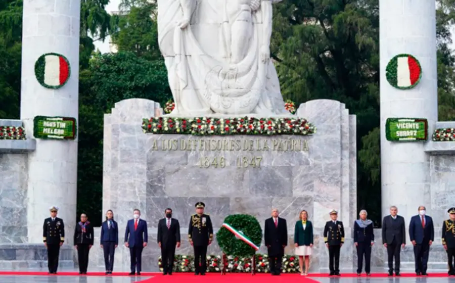  López Obrador encabezó la ceremonia del 174 Aniversario de la Gesta Heroica de los Niños Héroes de Chapultepec. (Agencias)