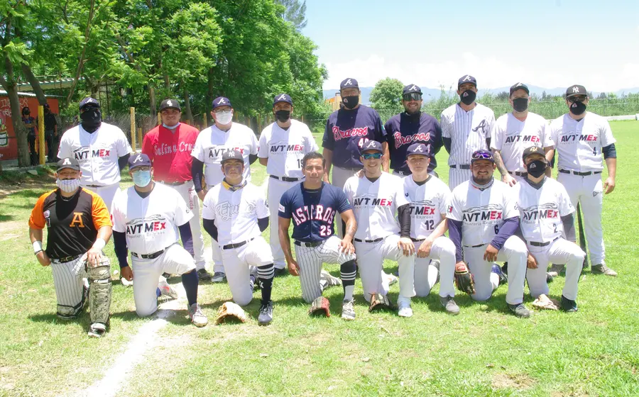 Alineación de equipo Los Bravos