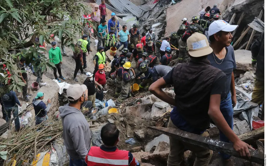  En este cerro están instaladas antenas de radiodifusión de canales y estaciones comerciales como TV Azteca, ADN 40, Grupo Radio Centro y MVS. (Agencia Reforma)