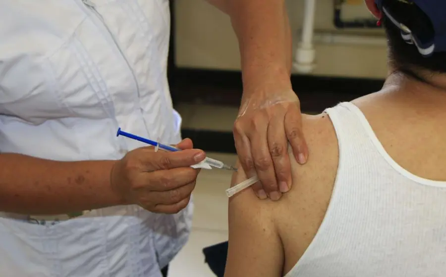 Las comorbilidades complican la salud de pacientes con COVID, pese a su vacunación.