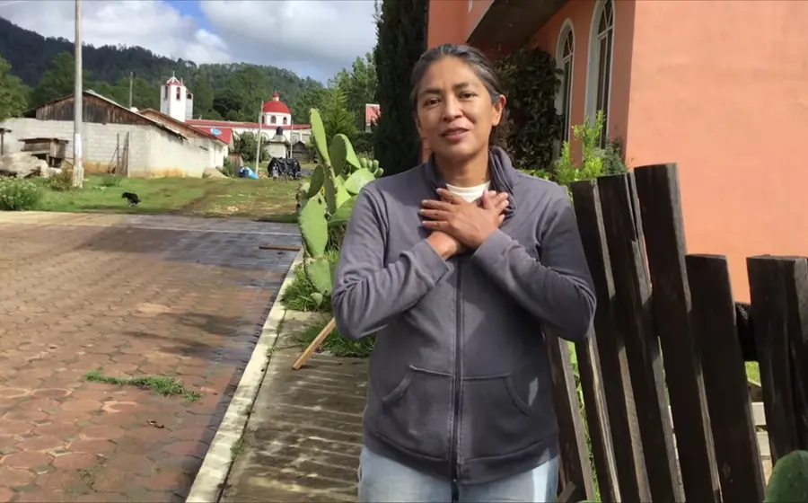Desde Villa Guadalupe Victoria, San Miguel El Grande, Ángeles Cruz envía mensajes de agradecimiento por los reconocimientos y premios a su película. 