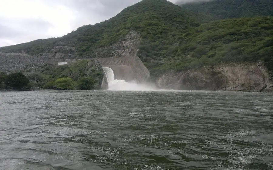 La presa Benito Juárez se encuentra a su máxima capacidad.
