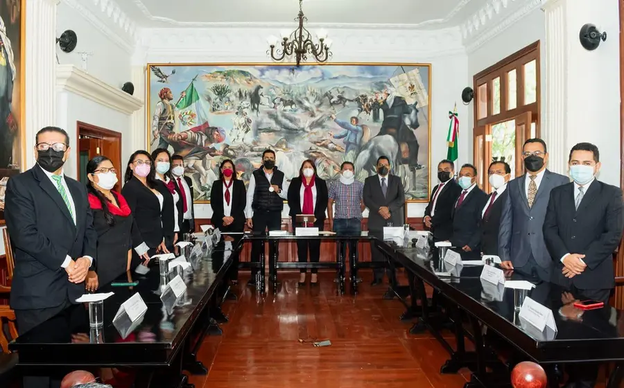 La medalla Antonio de León fue entregada a los representantes de la Fundación Alfredo Harp Helú. 