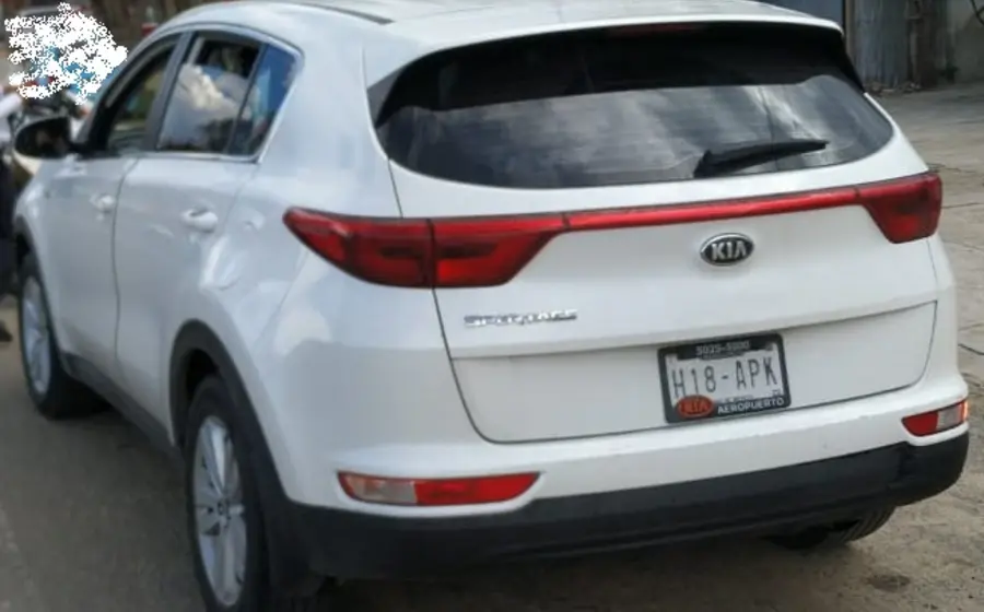 Vehículo blanco con reporte de robo