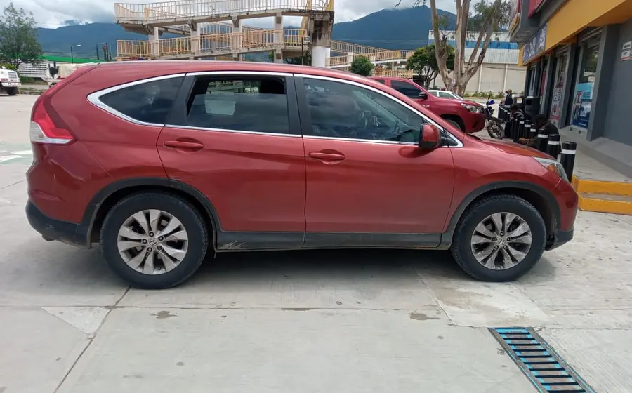 La camionera marca Honda circulaba en la ciudad de Oaxaca.