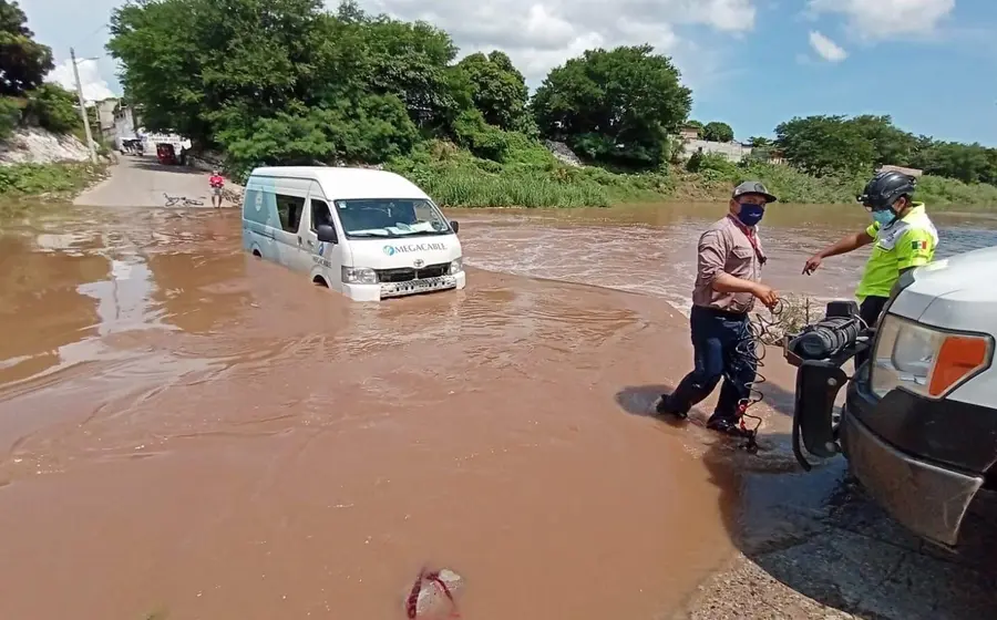 Elementos de Protección Civil Municipal y policías municipales fueron alertados sobre este incidente.