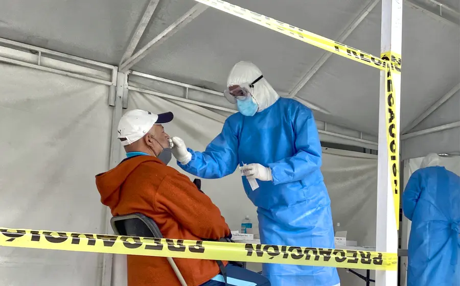Más del 95 % de hospitalizados son personas que no se han vacunado contra el nuevo virus.  Foto: Agencia Reforma
