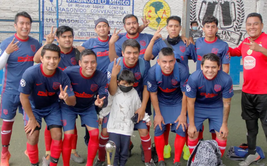  El equipo del Deportivo Oaxaca se consagró bicampeón de la Liga Galaxia de futbol rápido.