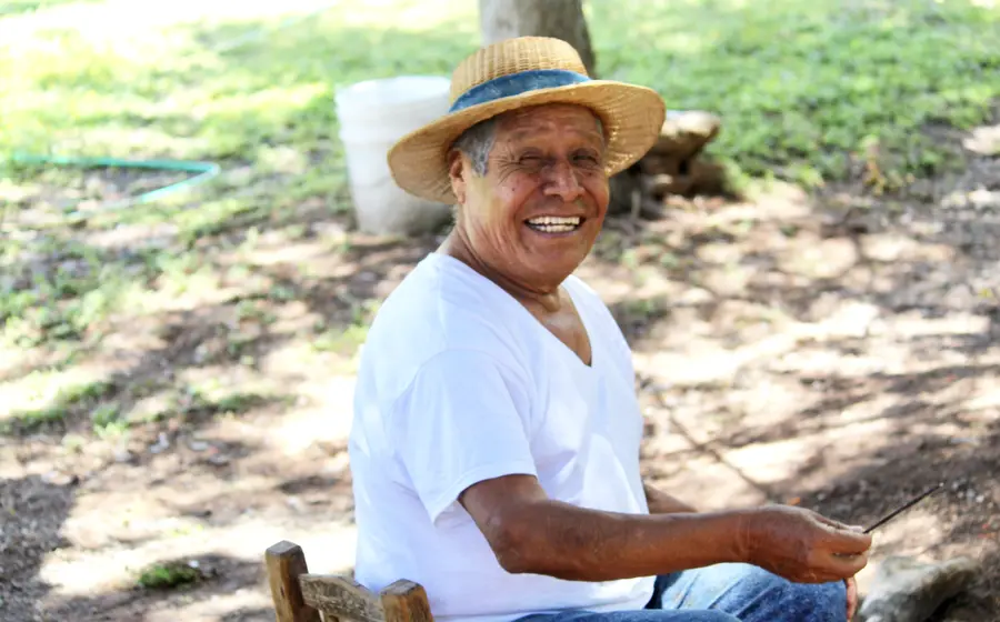 Don Adrián espera que vengan tiempos mejores. 