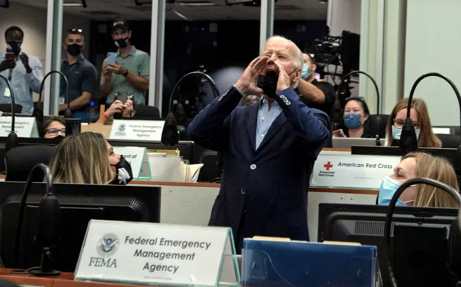 La propuesta que hizo Biden quería fijar el límite impositivo en 452,700 dólares al año para quienes hacen la declaración de la renta de manera individual. Foto: AFP 