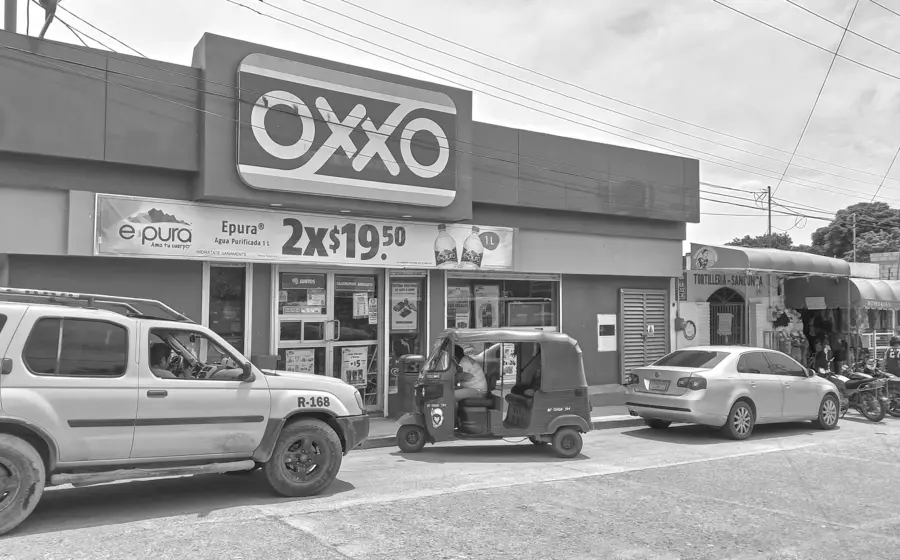    La tienda Oxxo, ubicada en El Crucero de Tehuantepec, fue asaltada.