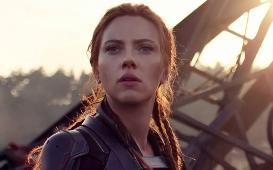 La defensa de la actriz calcula que "Black Widow" habría amasado al menos 1,200 millones de dólares en taquilla si la pandemia no hubiera paralizado la industria.