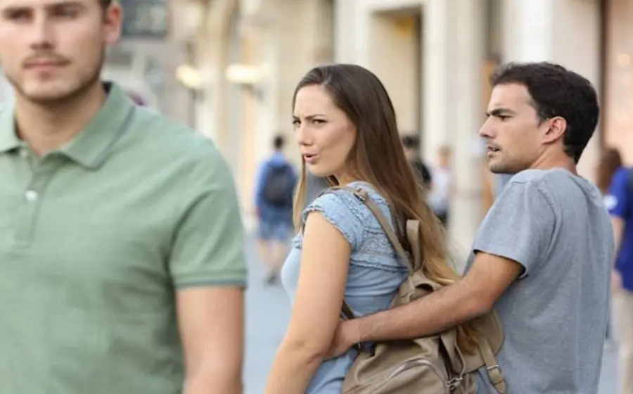 La reforma plantea la necesidad de incluir la unión entre una mujer y varios hombres con el fin de enmendar la desigualdad en razón de género y ofrecer paridad en las leyes.