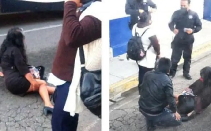La dama quedó tendida en el pavimento tras ser arrollada por el motociclista.