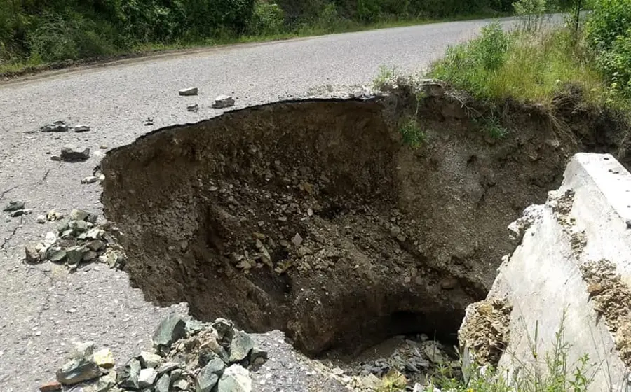 Carretera Estatal de la Mixteca dañada por lluvias