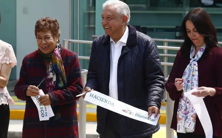 Amlo inaugurando sucursal del Banco del Bienestar