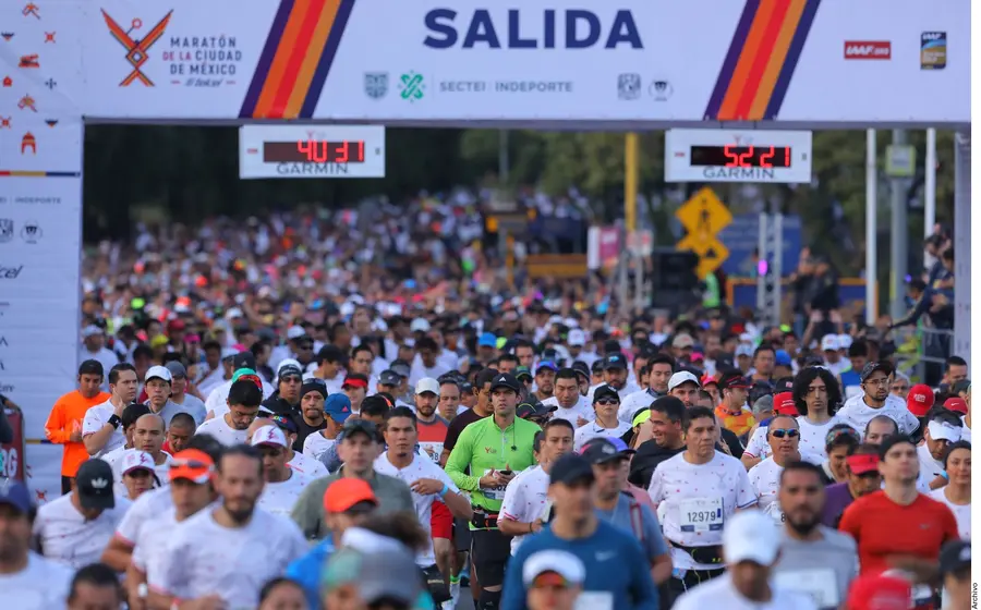 Atletas en maratón de la CDMX