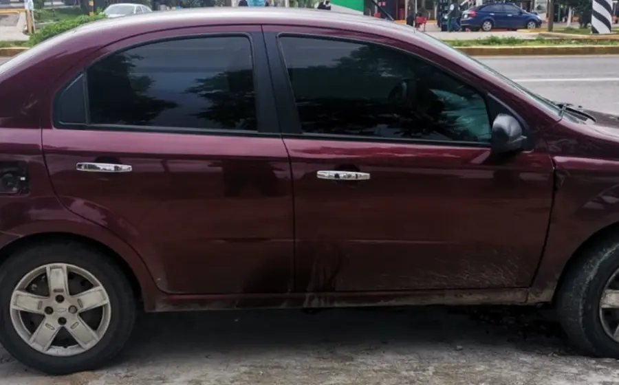 Automóvil robado de perfil