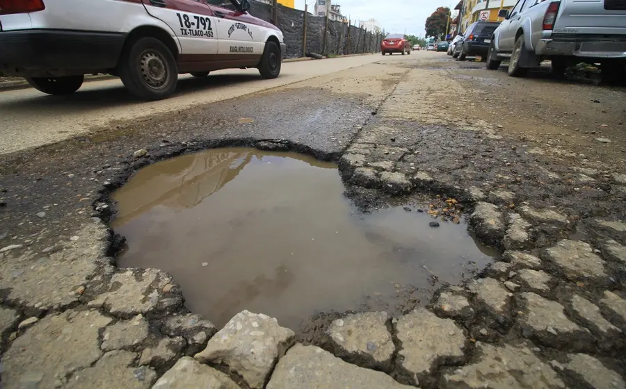 Bache con agua estancada en Oaxaca