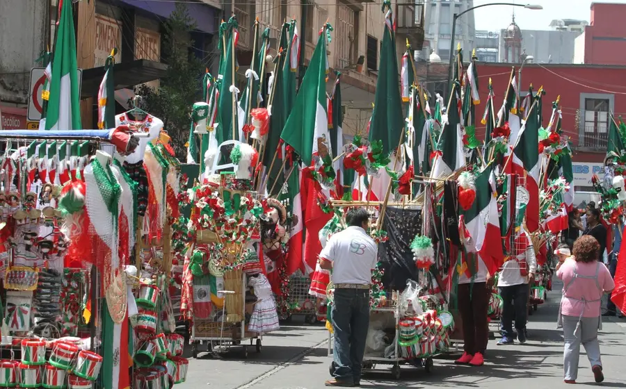Siete de cada 10 mexicanos planea celebrar con una cena o noche mexicana en casa entre familiares y algunos amigos muy cercanos