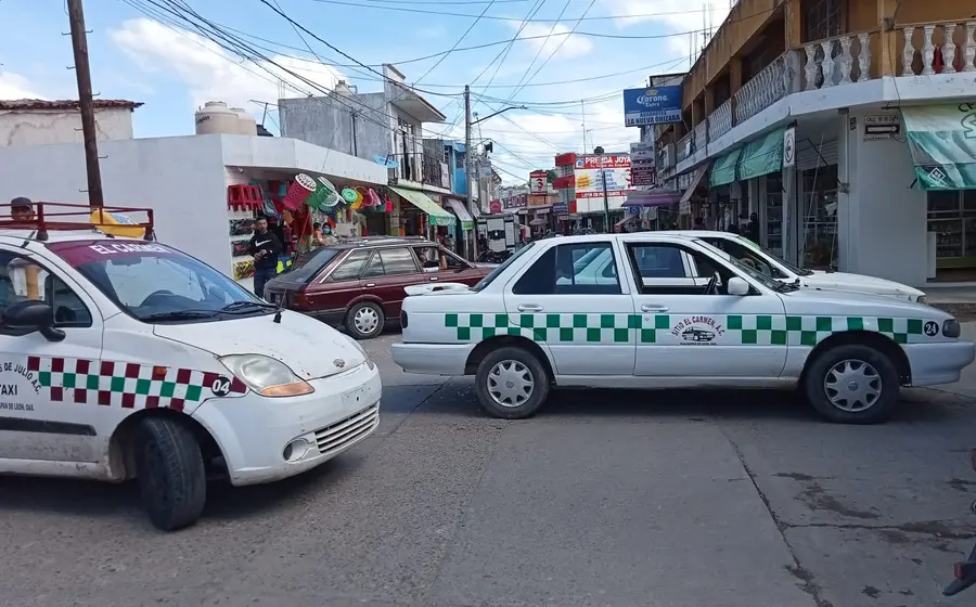 taxistas bloqueando calles
