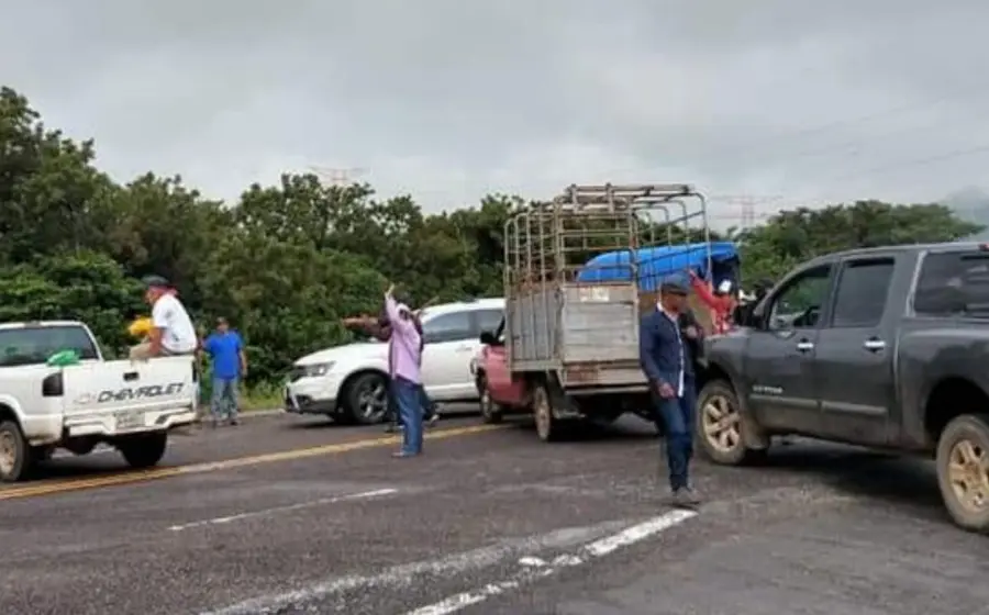 Bloqueo de pobladores de San Miguel Chimalapa