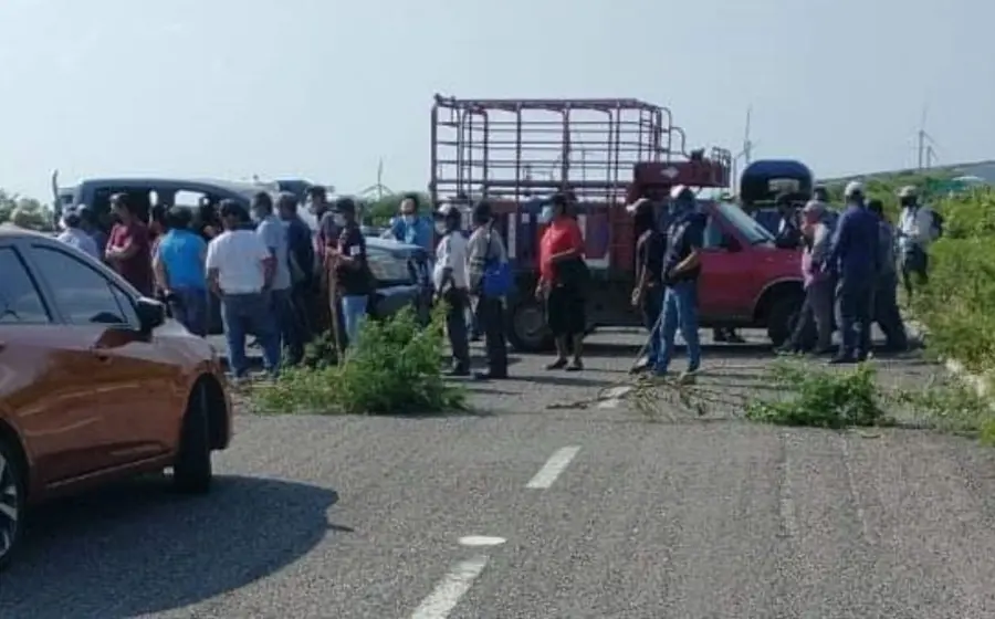 Bloqueo carretero en San Miguel Chimalapa