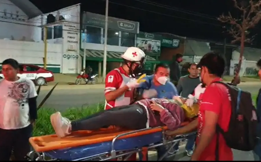 Persona lesionada por choque en Etla